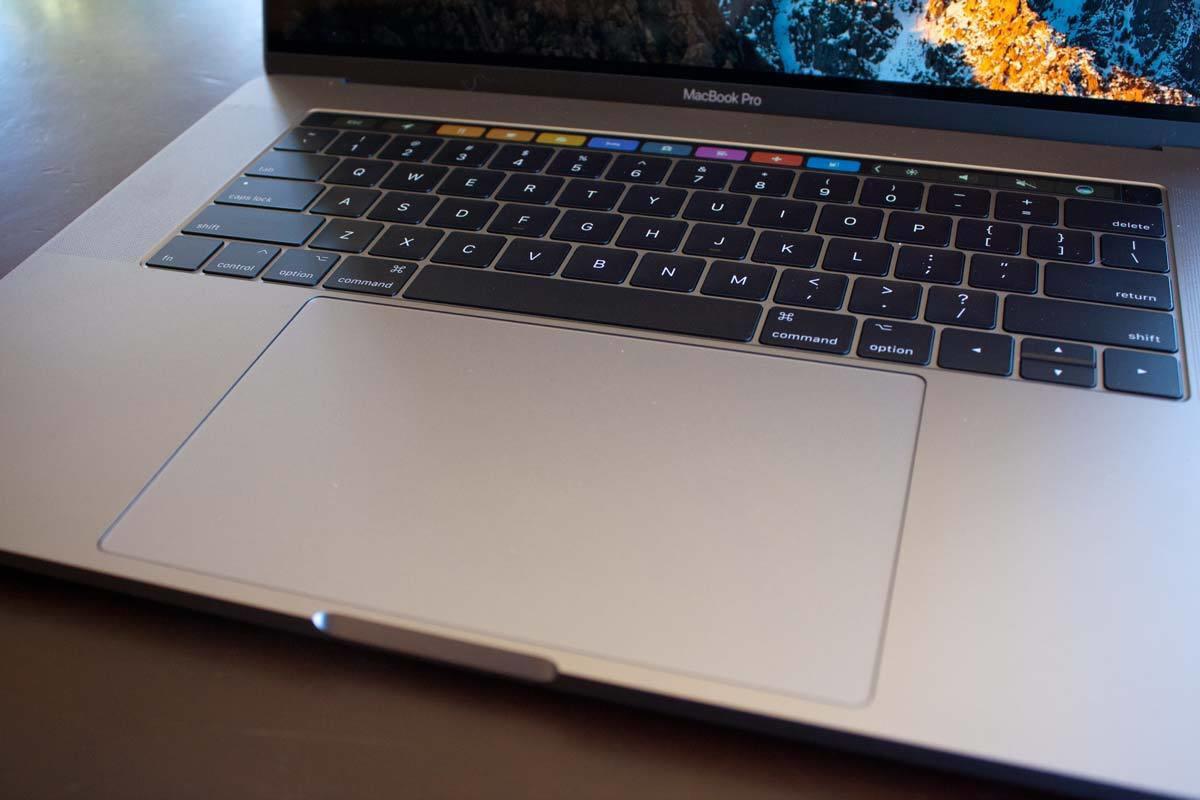 macbook pro 2017 15inkeyboard touchpad