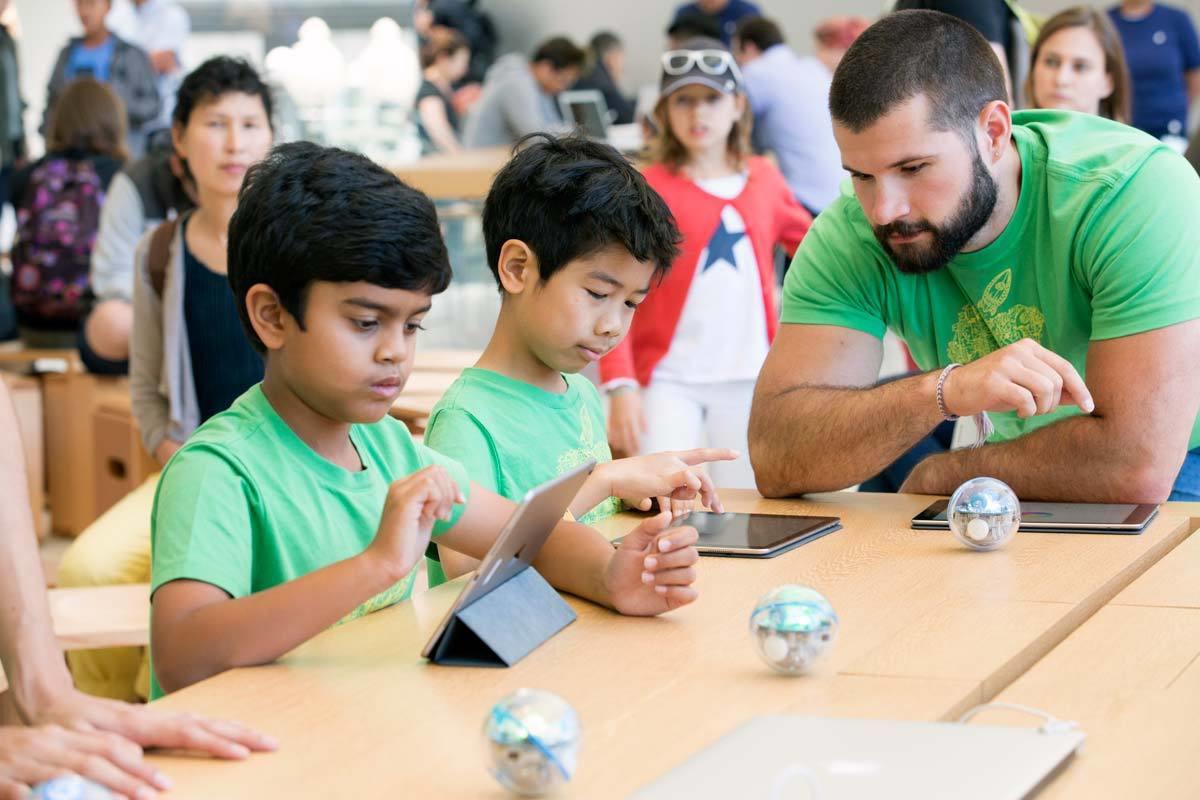 Apple announces Apple Camp and Kids Hour summer programs at the Apple
