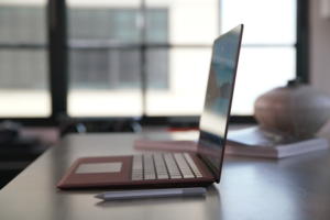 Microsoft-Surface-Laptop-surface-pen