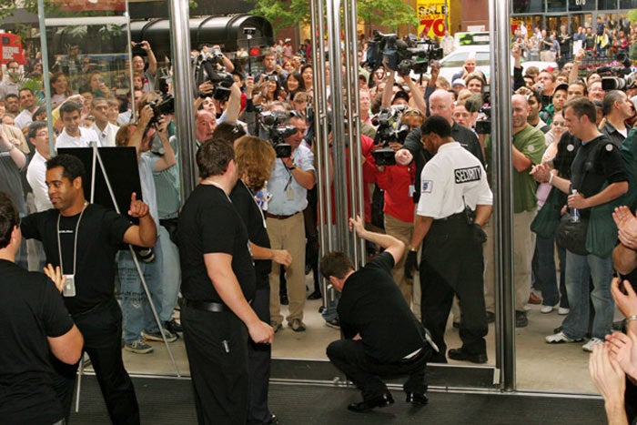 Original Iphone 2007 Release At The Apple Store In Pictures Macworld 3140