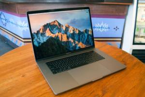 macbook pro 2017 15in hero01