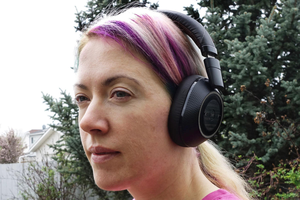 Plantronics Backbeat Pro 2 in use