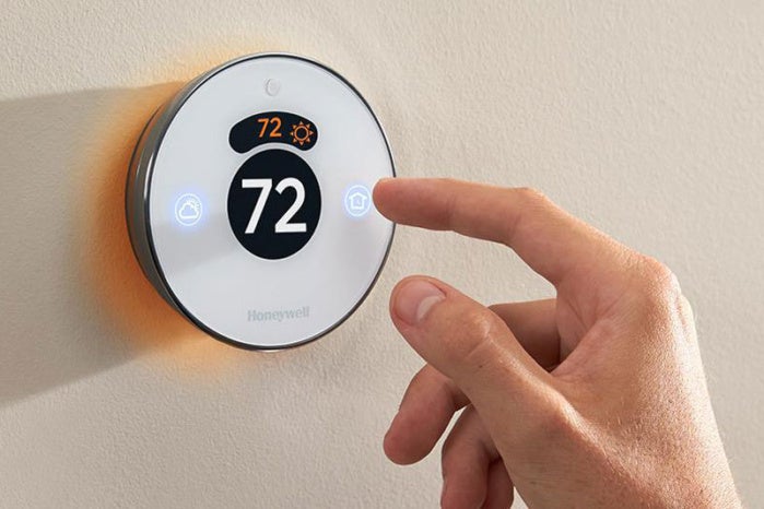 Honeywell Lyric Round Smart Thermostat Review Location Based Climate Control Techhive 4548