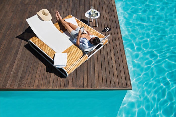 kobo aura h2o 2nd edition poolside