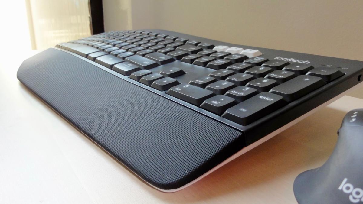 Logitech MK850 palm rest