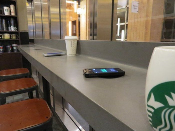 powermat charging starbucks
