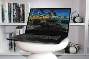 lenovo yoga 720 15 inch front