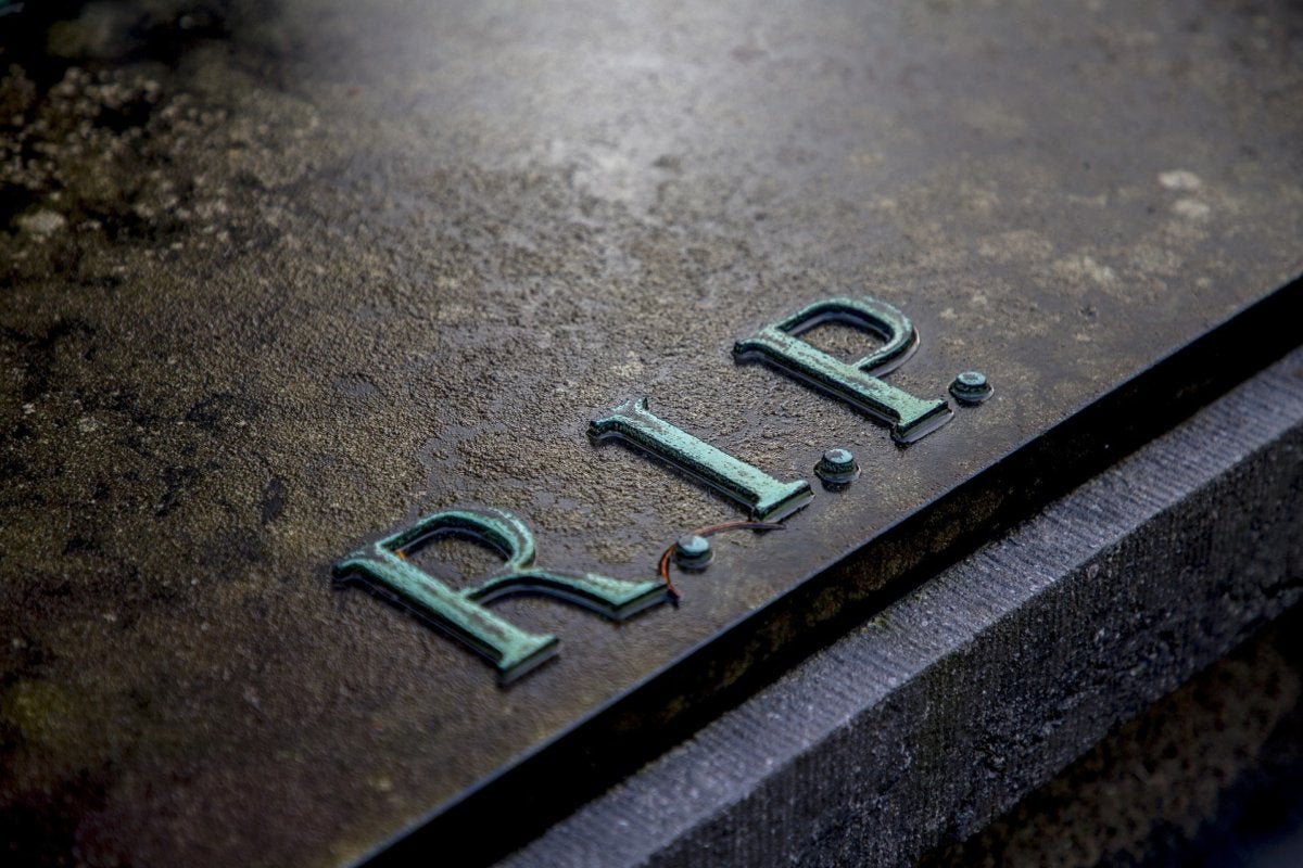 grave tombstone rip cemetery 1920 cc0 via pixabay by rob van der meijden 100740483 large