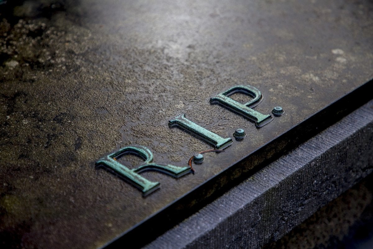 RIP - grave - tombstone - cemetery - death [Image by Rob van der Meijden - CC0 via Pixabay