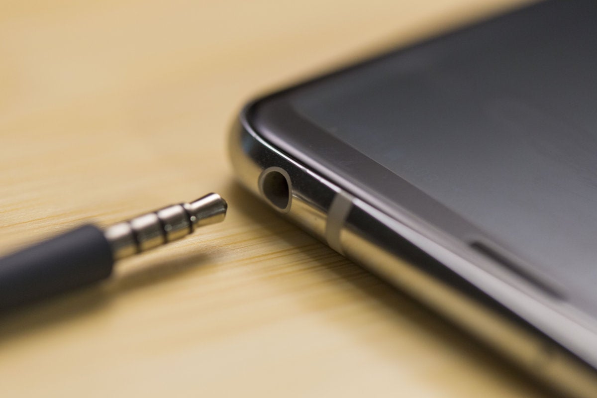 lg v30 headphone jack