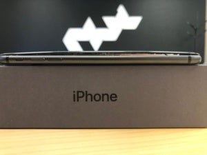 macrumors iphone 8 swollen battery