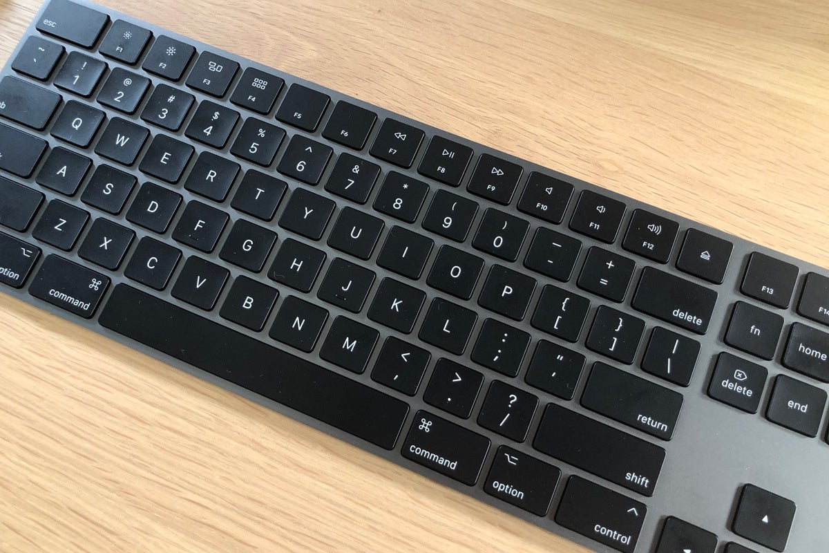 apple keyboard with numeric keypad spanish