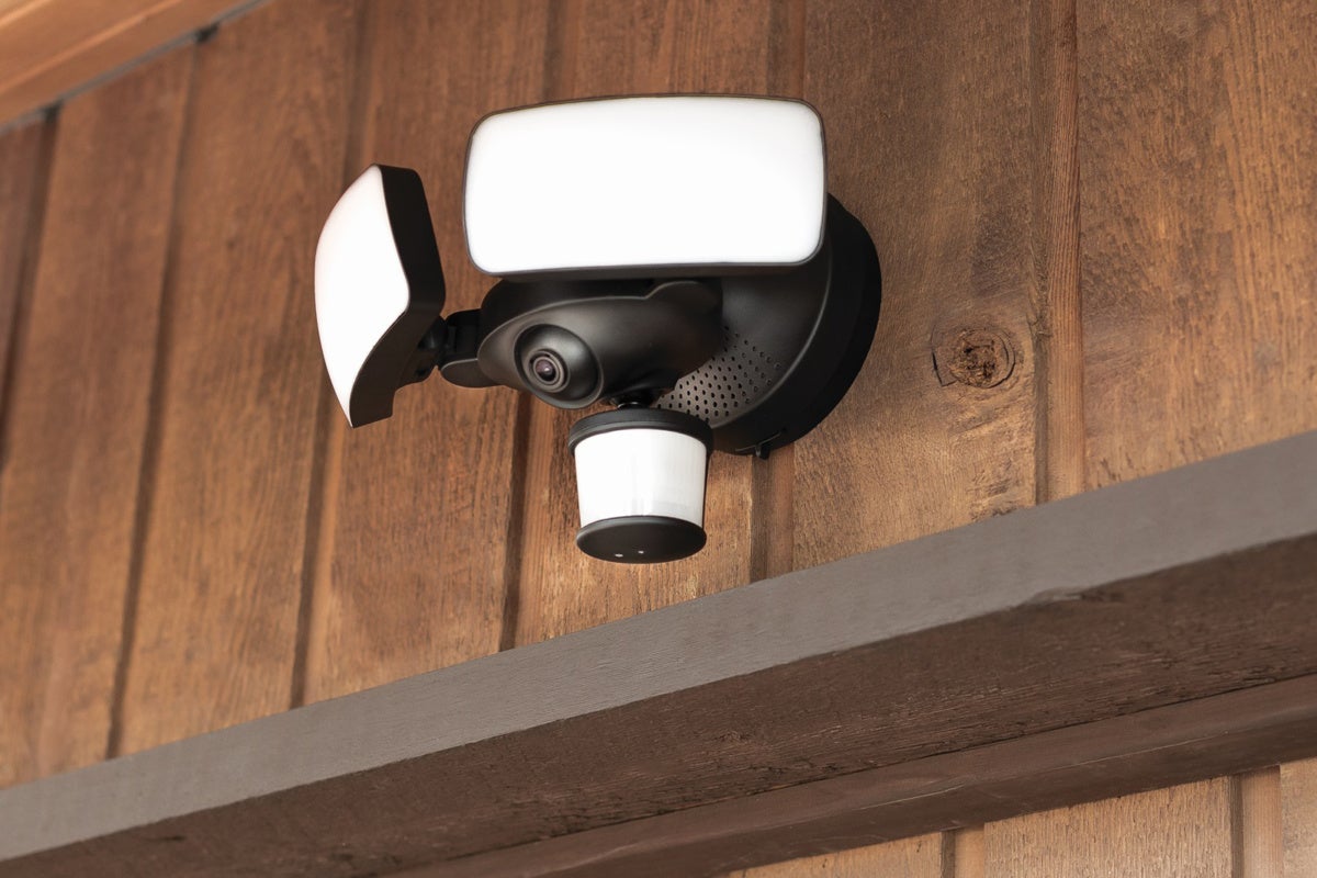 maximus security light camera