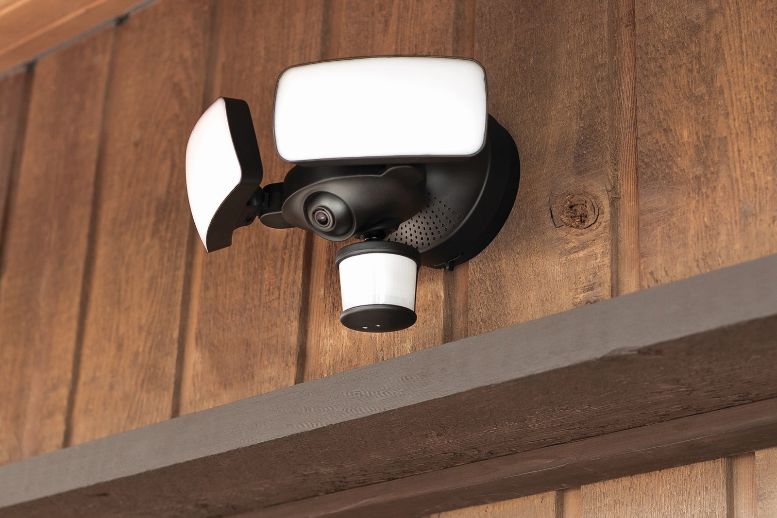 Maximus Floodlight Review Techhive Maximus Floodlight Review Brand X Is Trying Harder