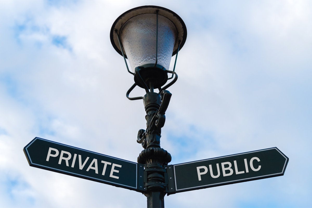 private public hybrid cloud technology sign