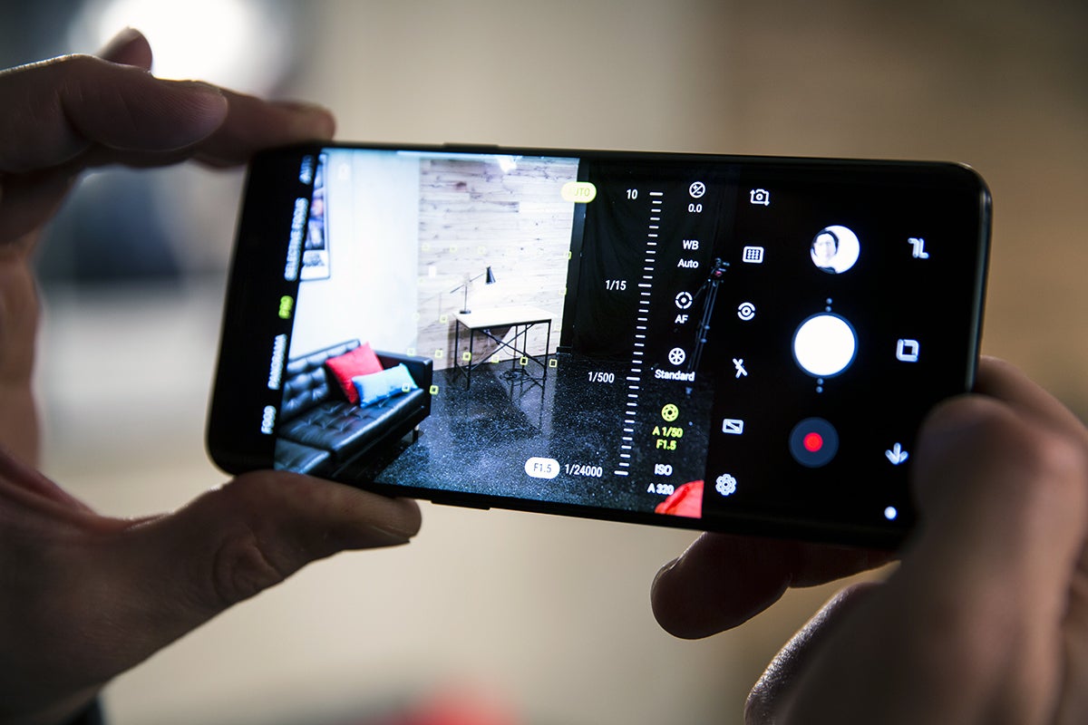 What is the Samsung camera app?
