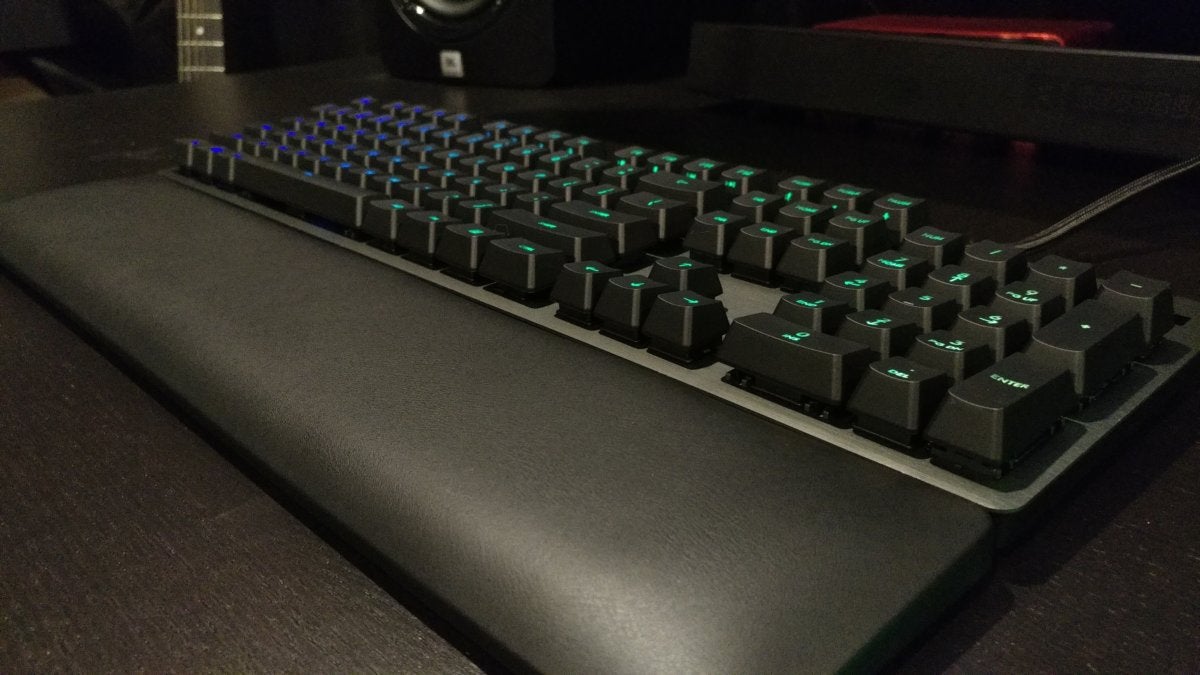 Logitech G513