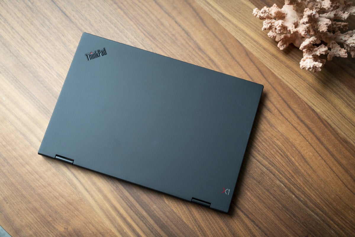 lenovo thinkpad x1 yoga 3rd gen black lid