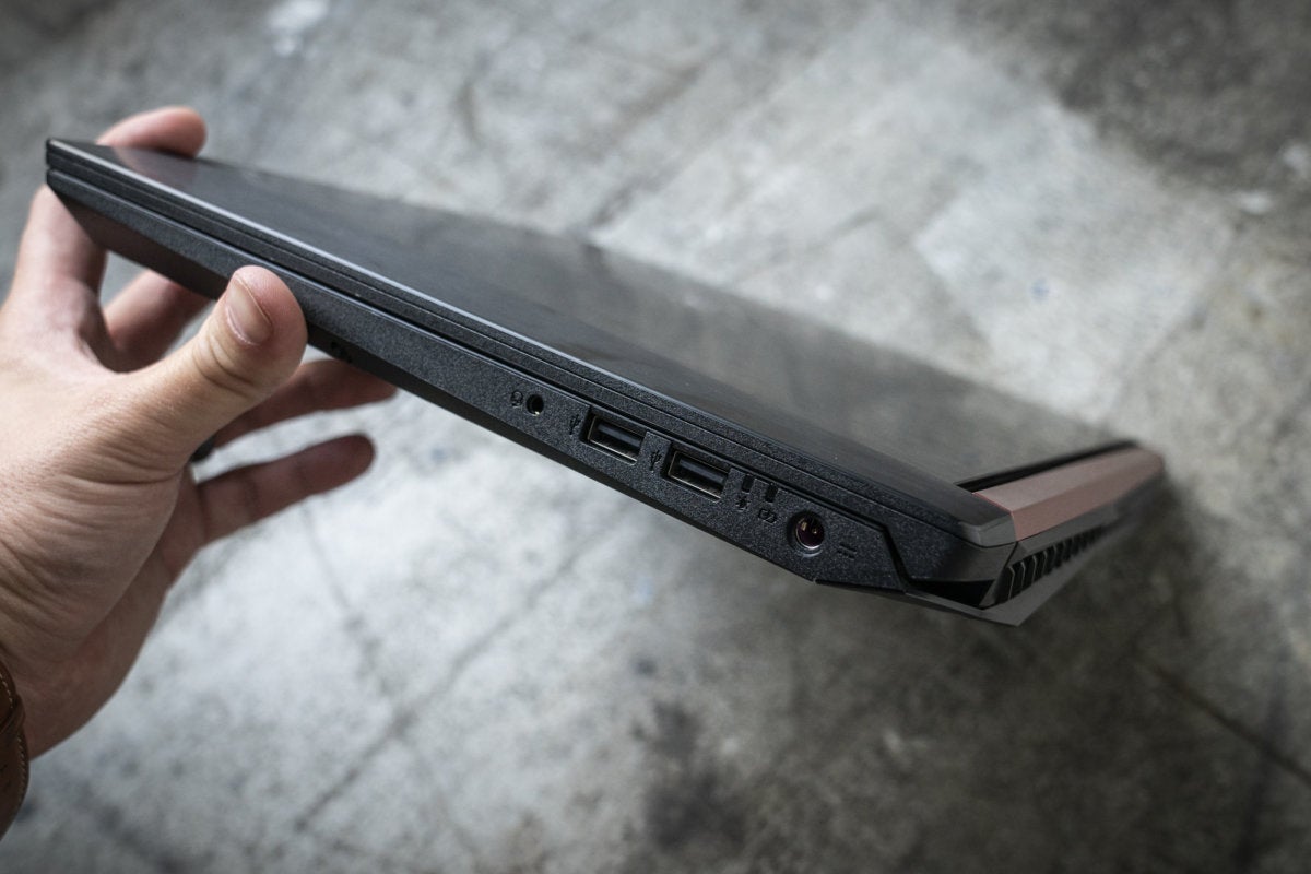 acer nitro 5 right side ports