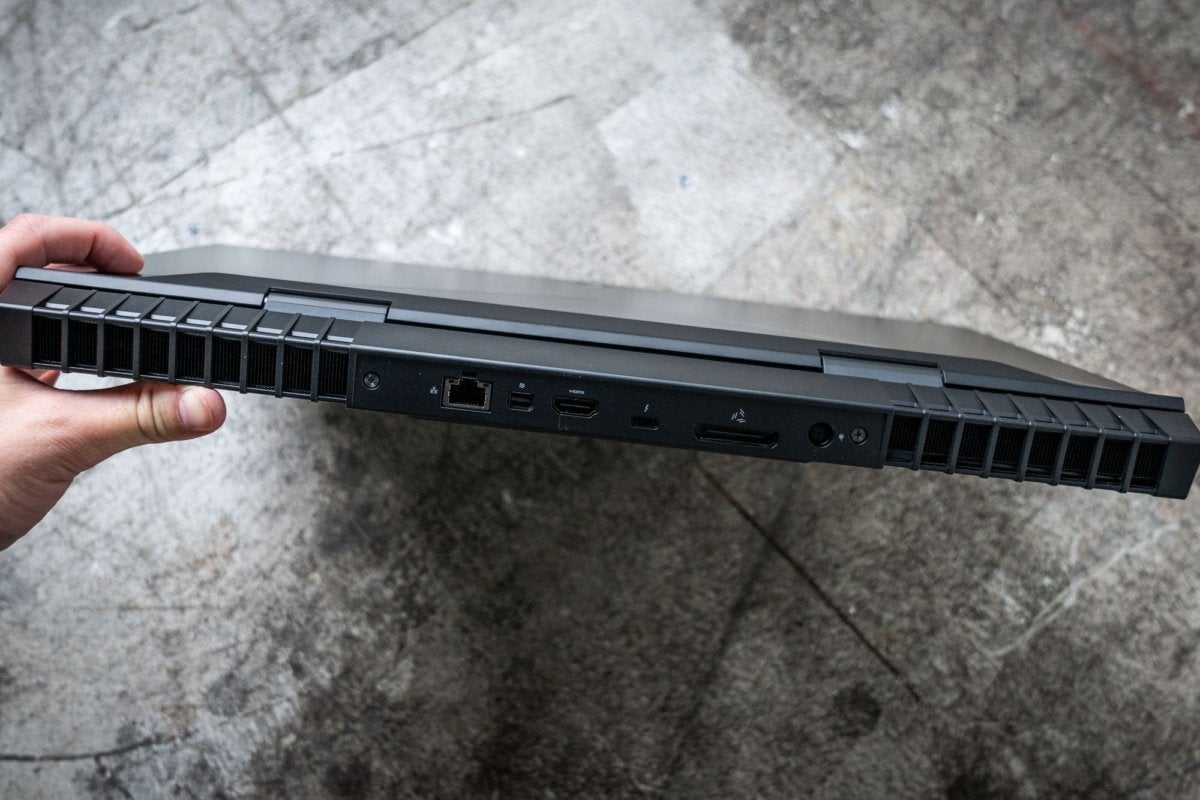 alienware 17 r5 rear ports