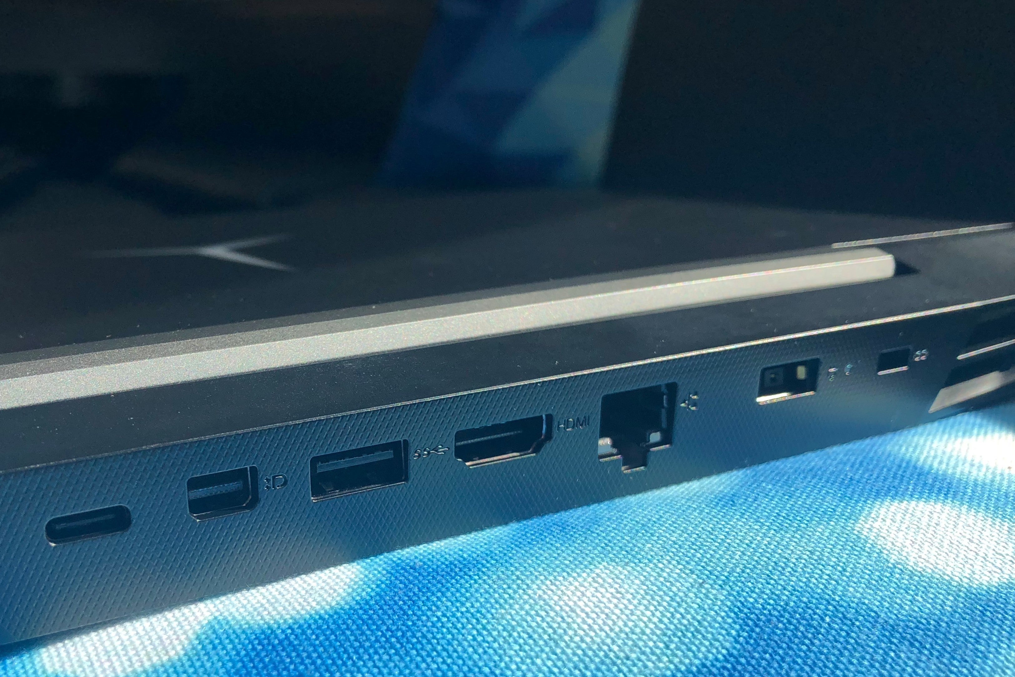 Можно ли lenovo legion заряжать через usb c