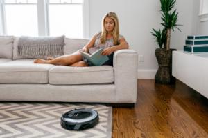 r rv750 inuse womanoncouch