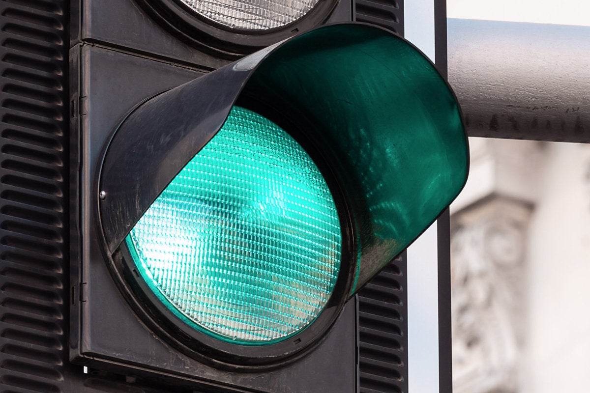 go green light traffic signal by pawel czerwinski unsplash