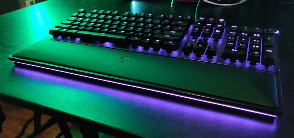 Razer Huntsman Elite review: Optical switches arrive, but that's not even the best feature | PCWorld
