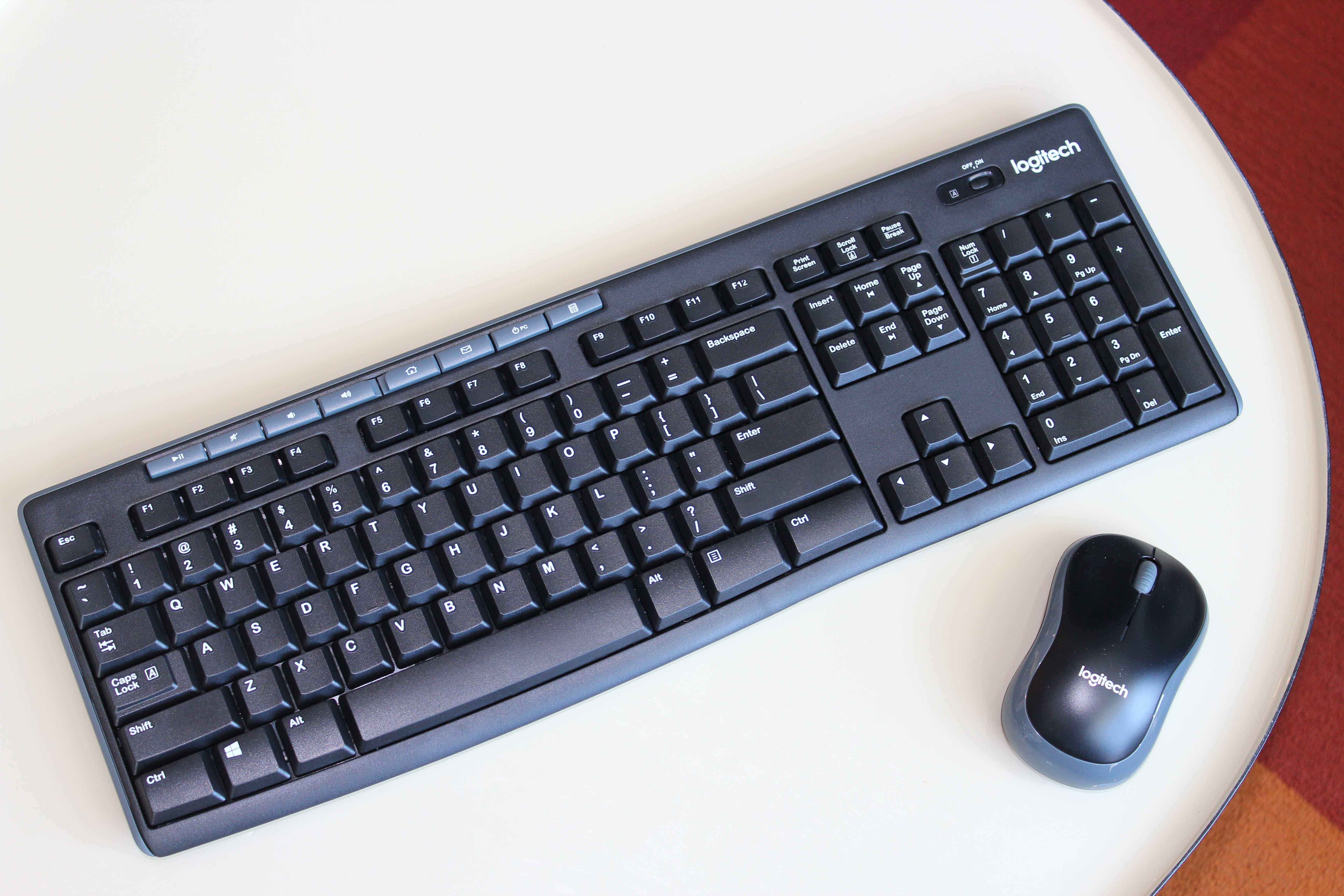 Professor Kunstmatig huren Logitech MK320 wireless keyboard & mouse review: A flawed mouse holds this  bundle back | PCWorld