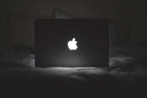 macbook apple logo pexels
