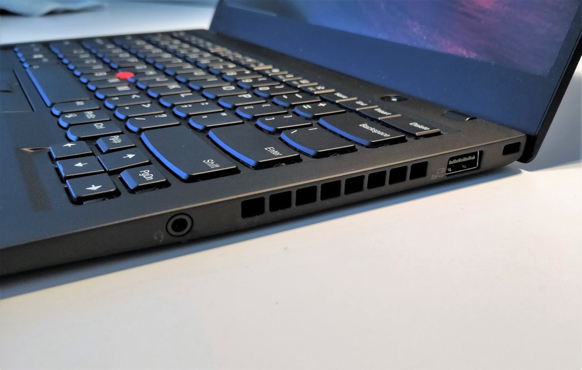Lenovo ThinkPad X1 Carbon 6th Gen right ports 2 2