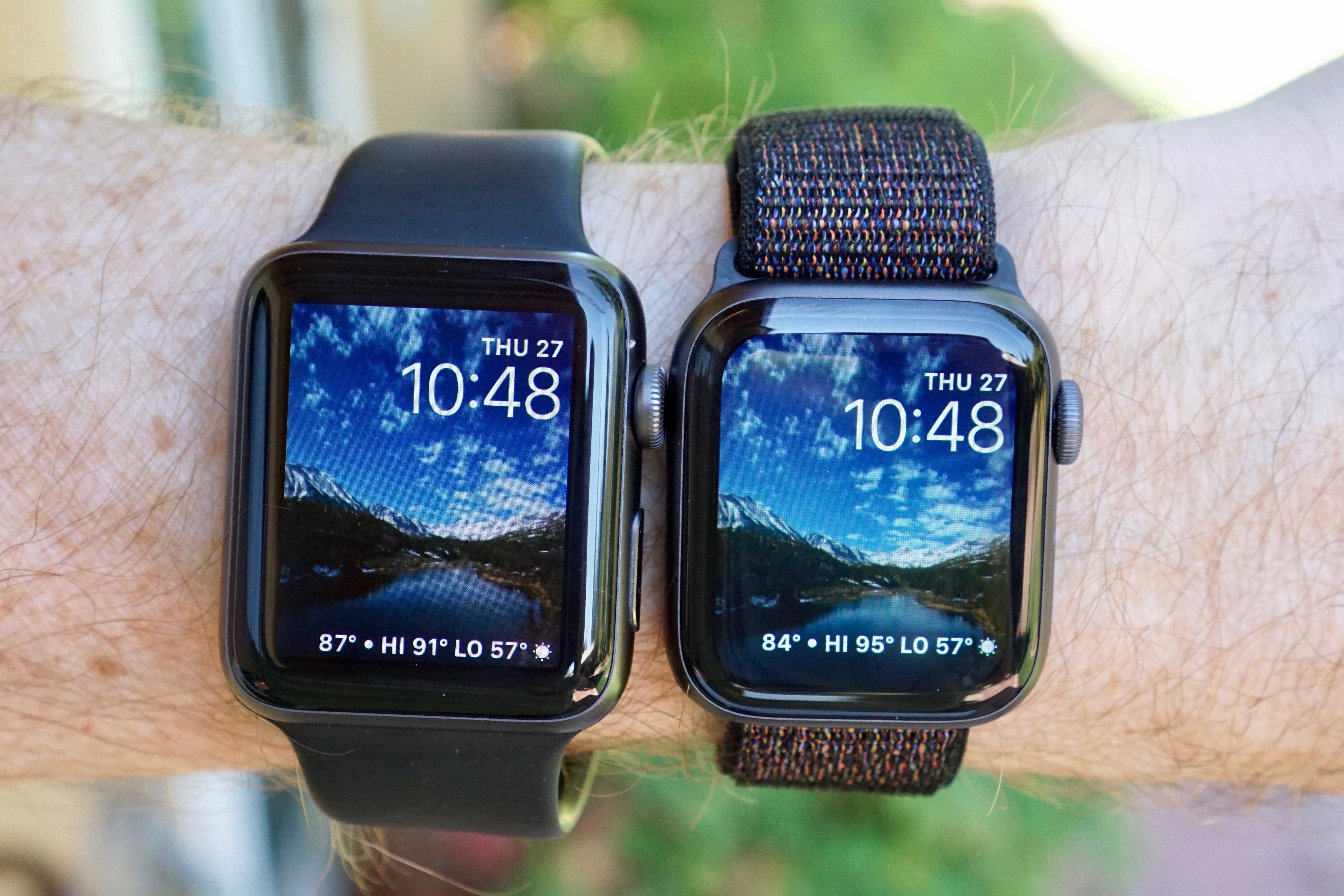 Apple watch se 2023 сравнение. Apple watch se 40mm vs 44mm. Apple IWATCH 3 42mm. Эппл вотч 4 40 мм. Apple watch 5 44 мм размер экрана.