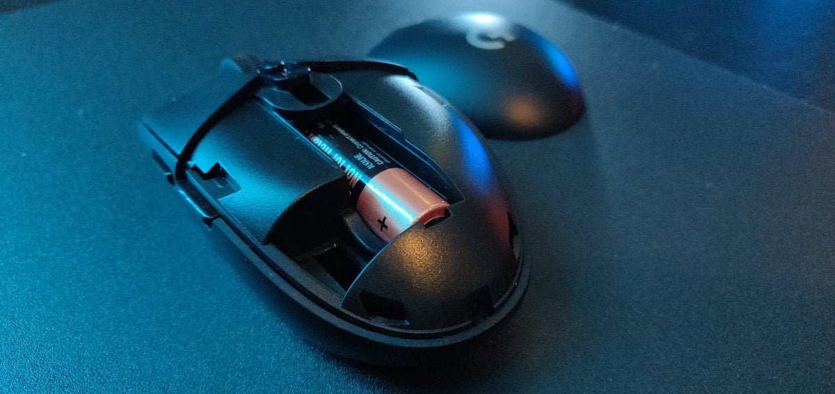 Logitech G305