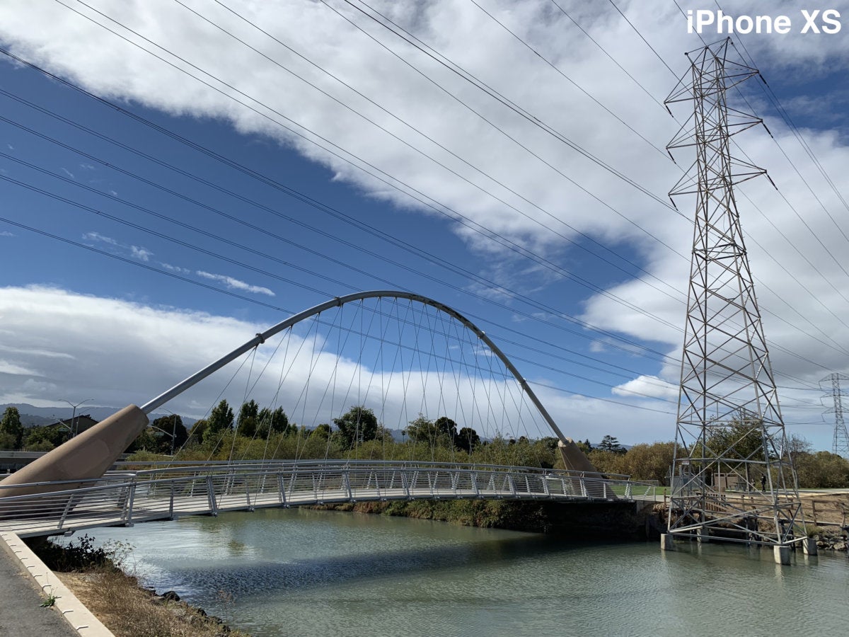 iphone xs seal park bridge