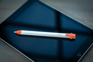 logitech crayon with 2018 ipad