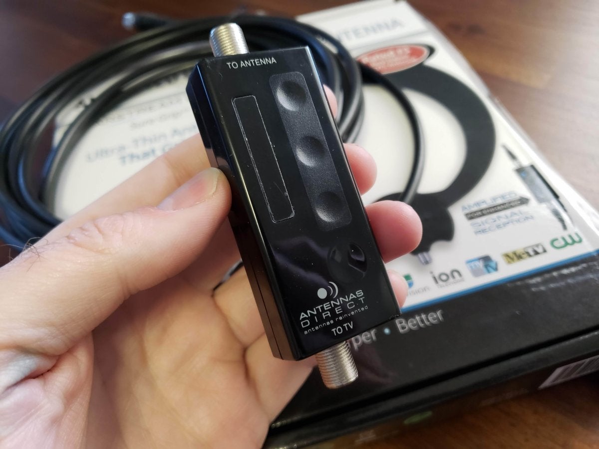 Antennas Direct Clearstream Eclipse Amplified review A small antenna