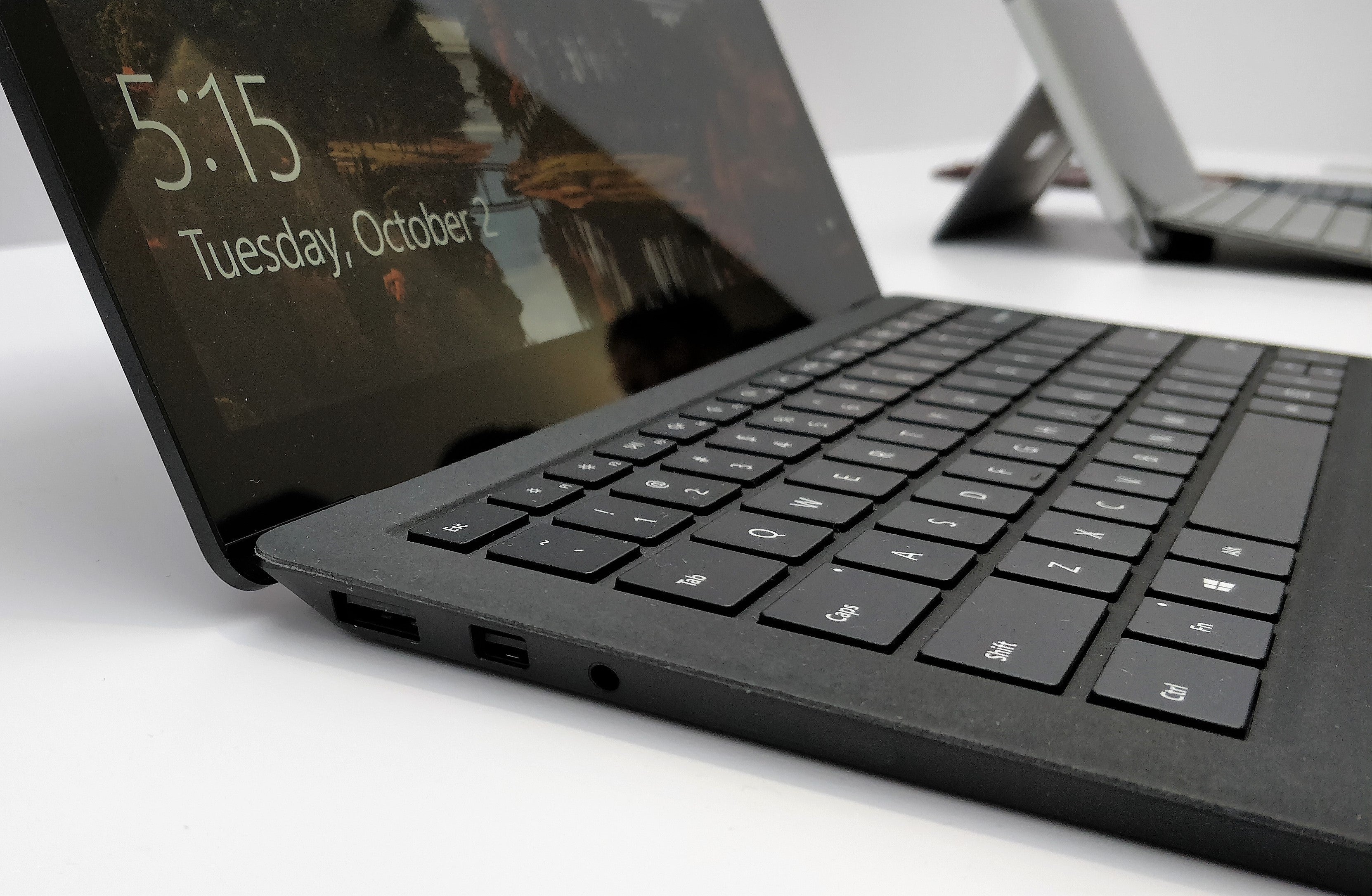Hands on with the Microsoft Surface Laptop 2: Still a ...