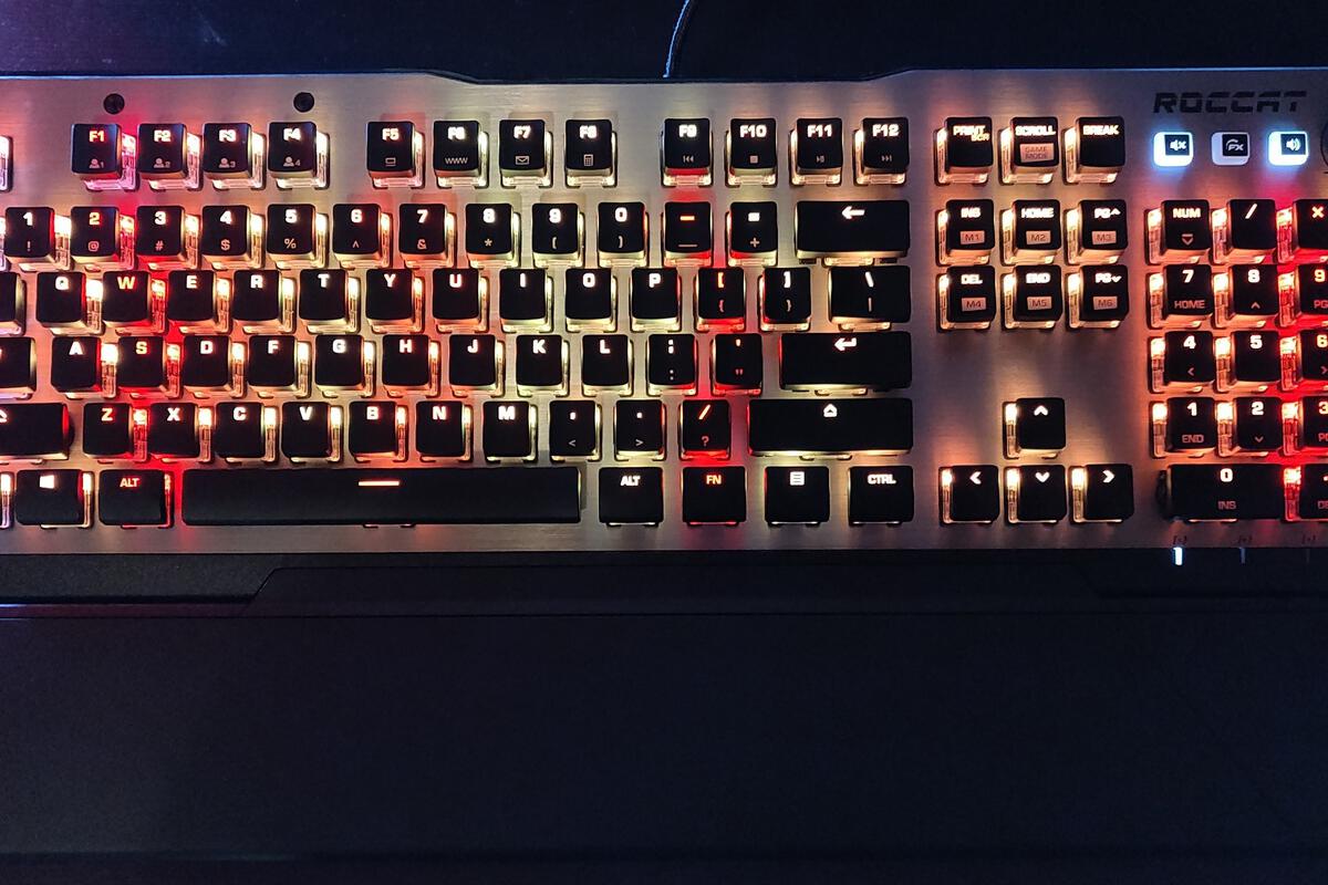 Roccat Vulcan 1 Aimo Review Cherry Style Rgb Switches Done Right Pcworld