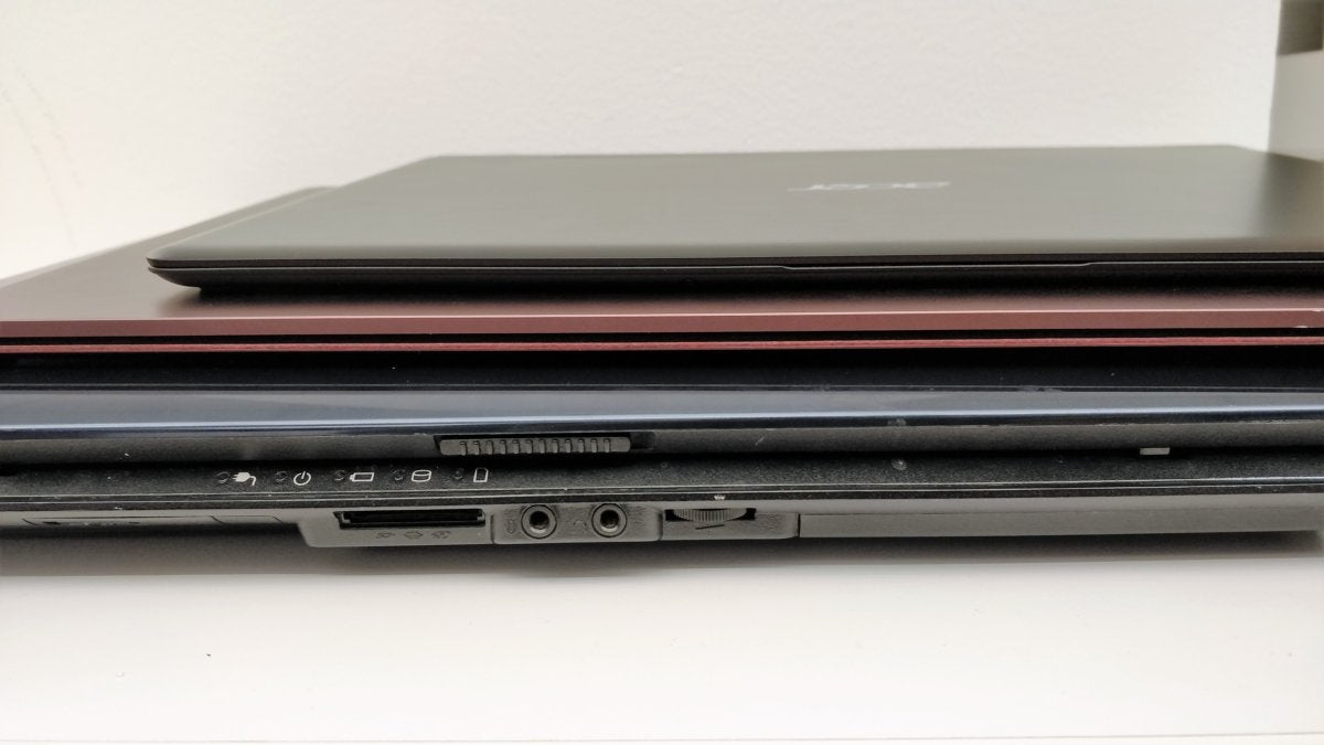 laptop thickness comparison