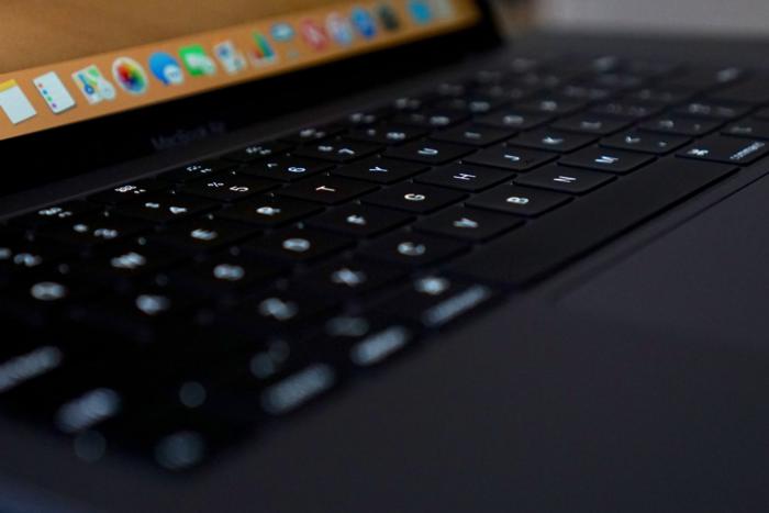 i hate the new macbook pro keyboard