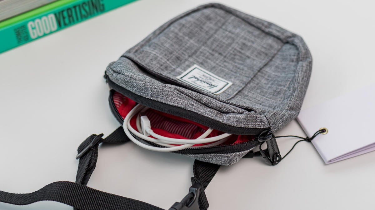 herschel cruz crossbody 1