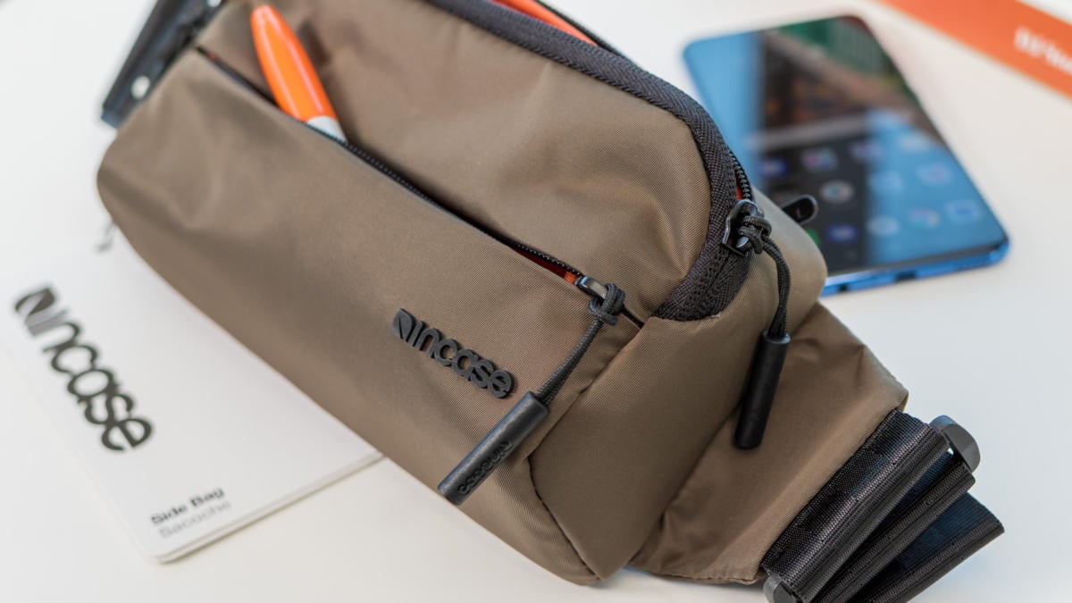 incase side bag 2