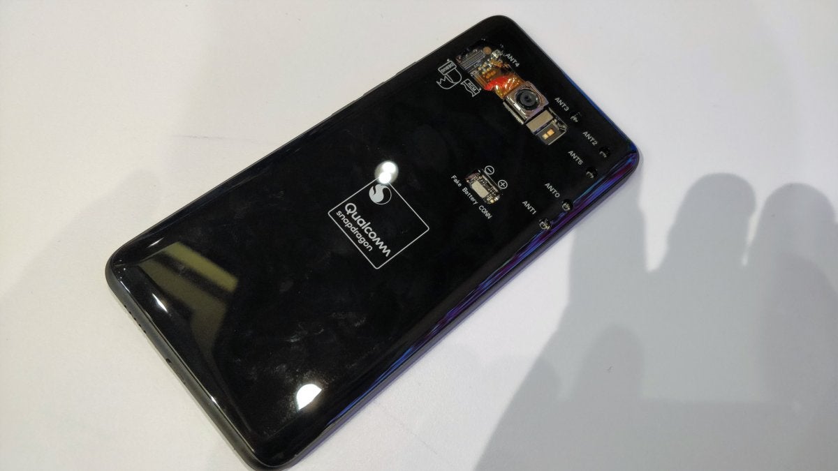 qualcomm snapdragon reference phone back