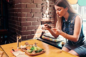 woman iphone food