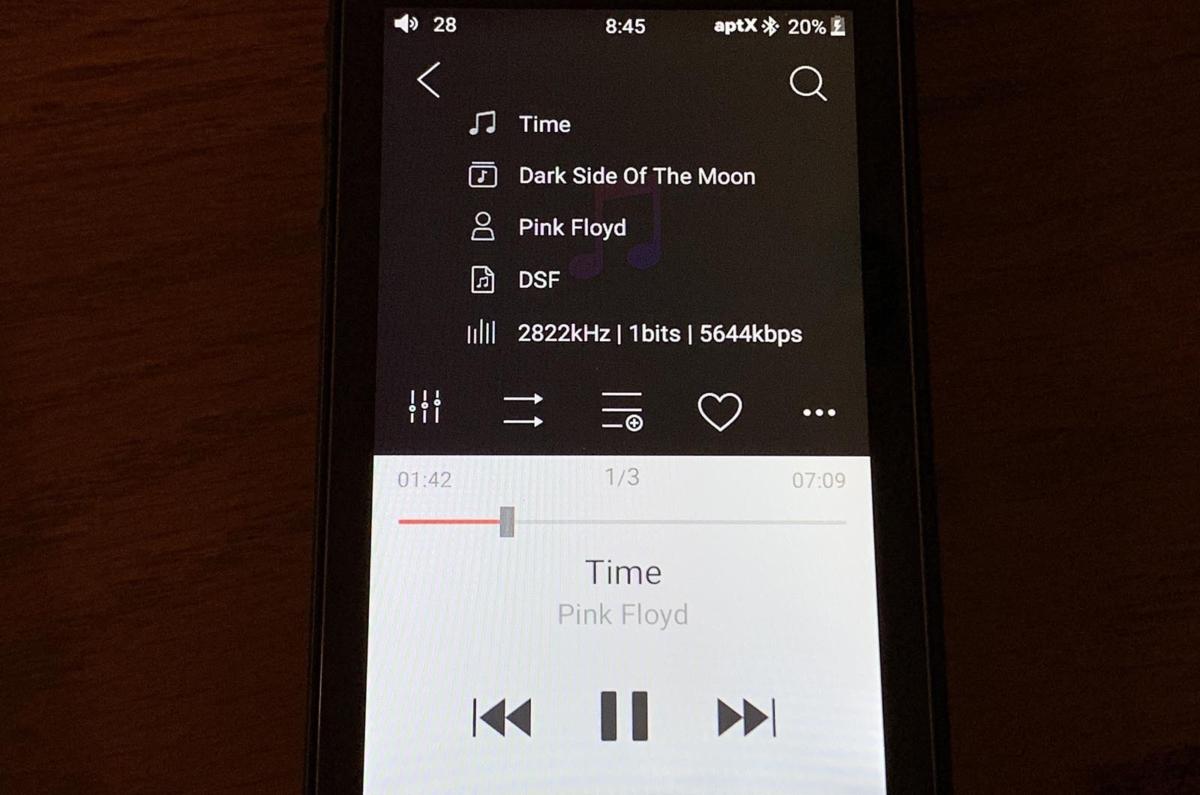 The Fiio M7 can show you details about the music you’re playing.