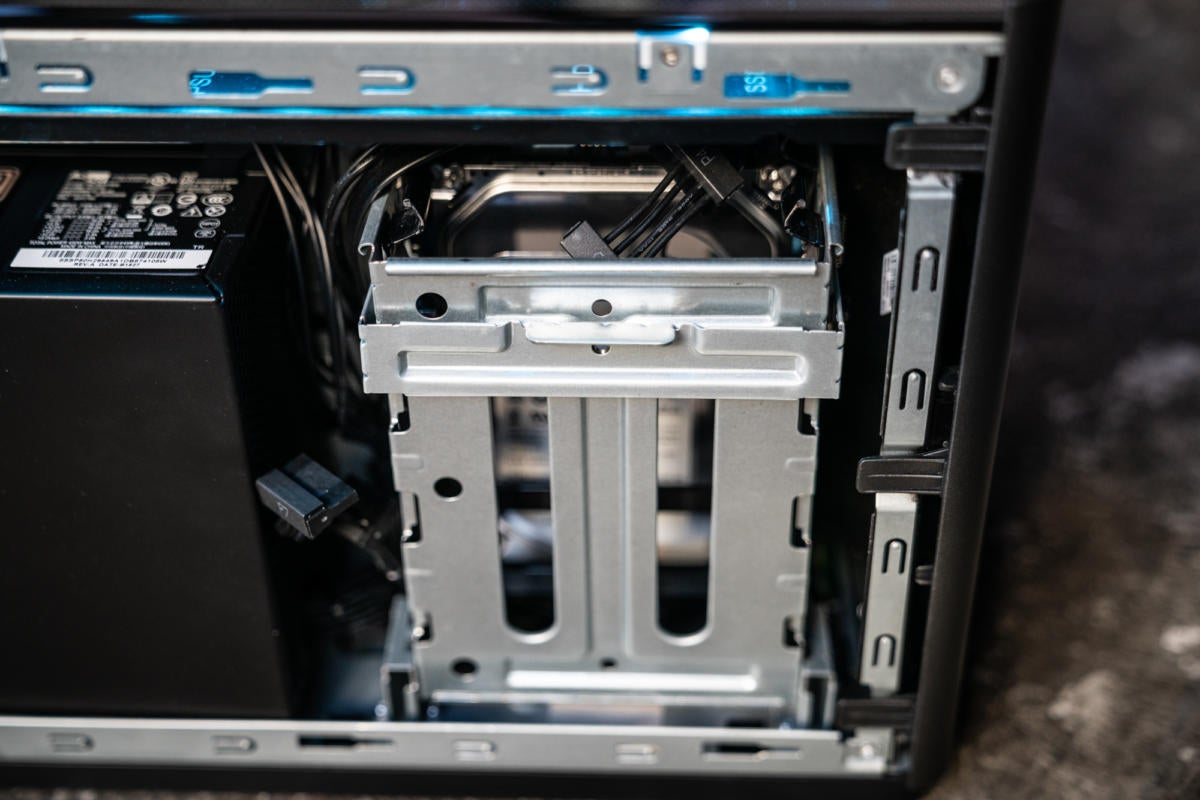 lenovo c730 cube interior drive bays detail