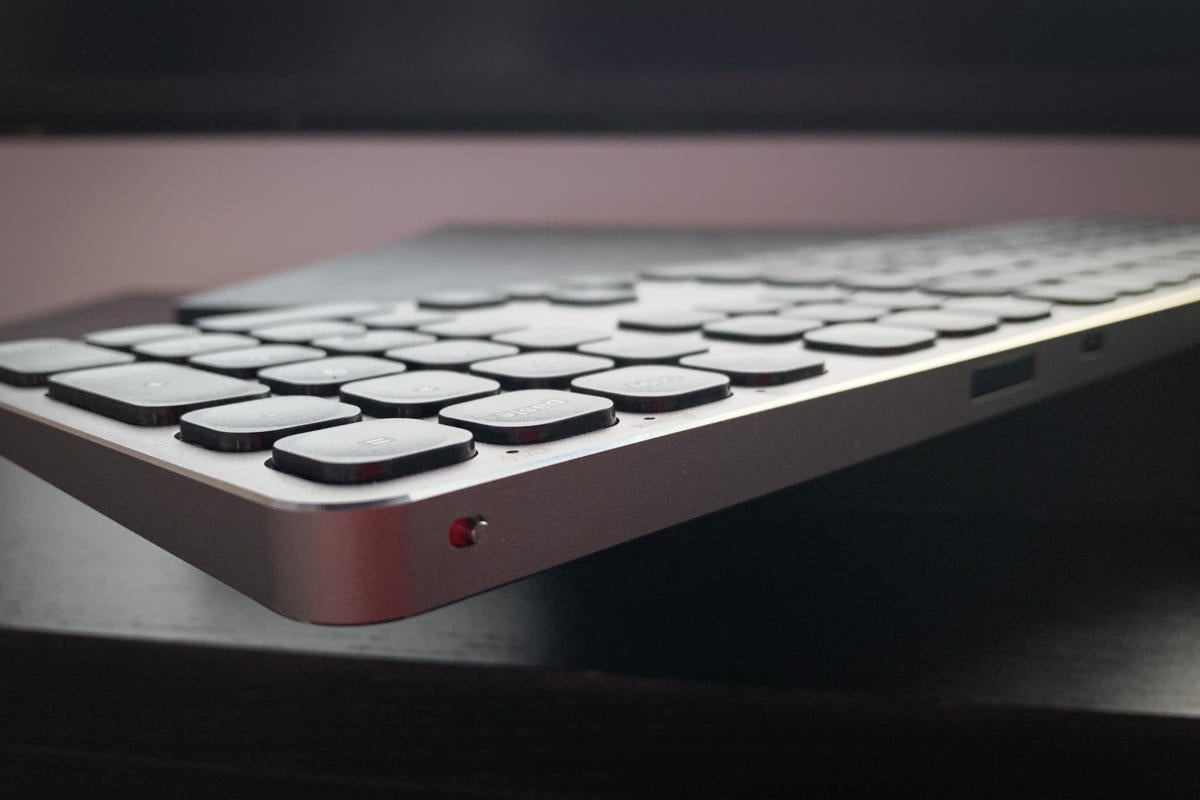 satechi aluminum bluetooth keyboard ports