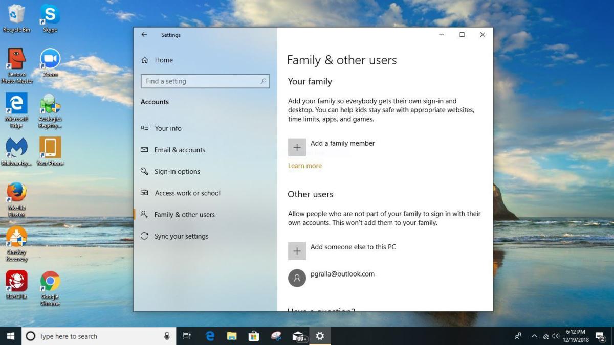 windows 10 remove people icon