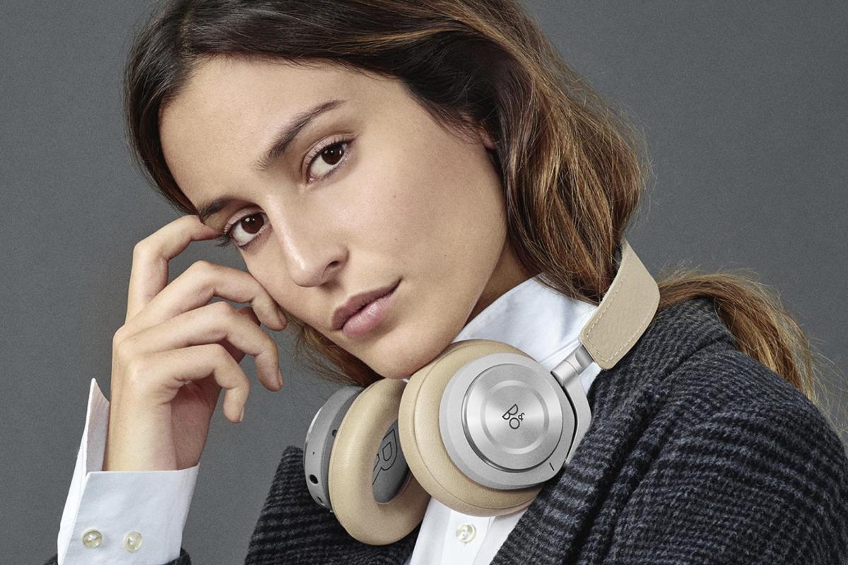 Beoplay H9i Wireless sports a stylish design.