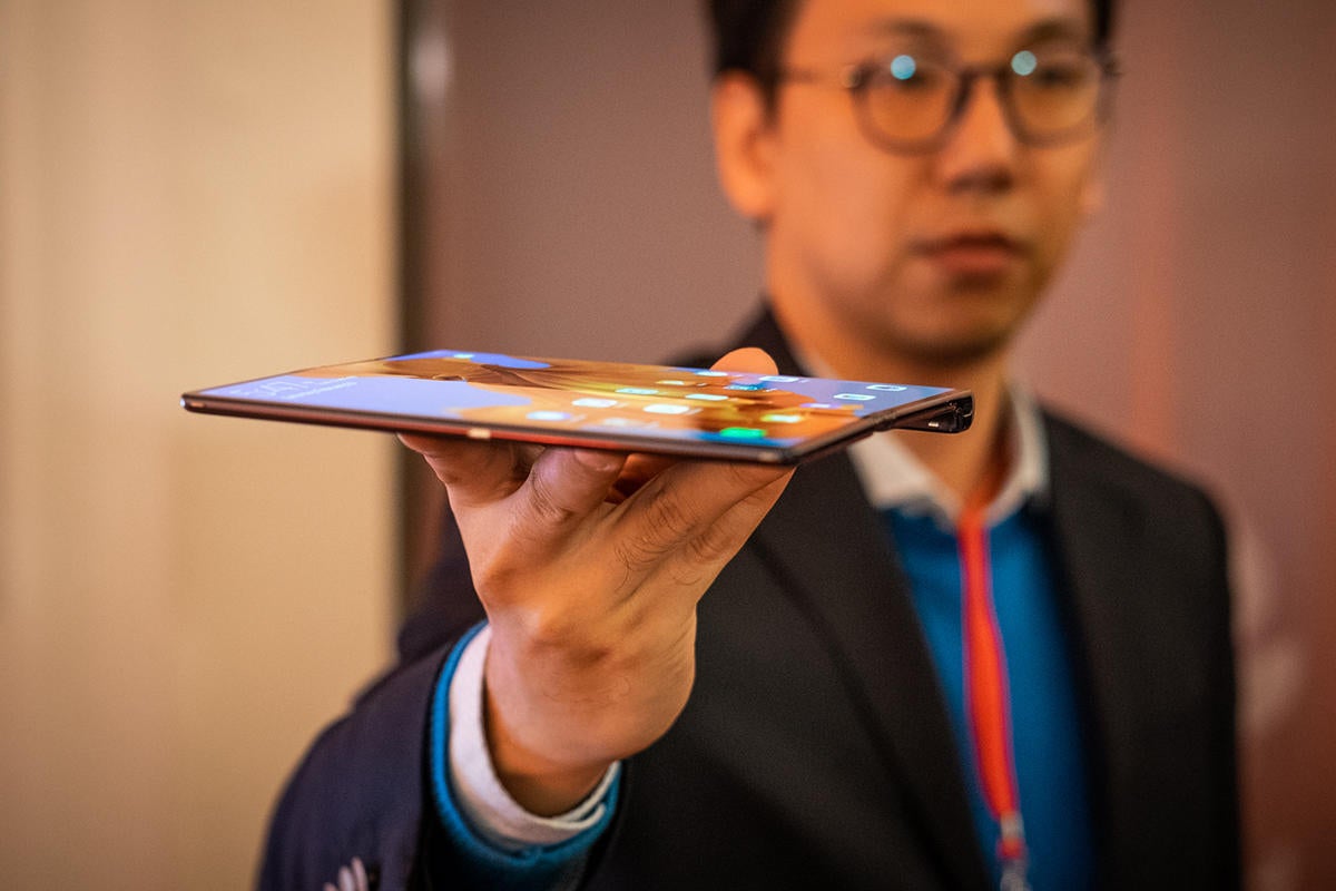 huawei mate x flat